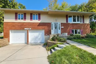 132 N Kitson Dr, Palatine, IL 60074 - Photo 1