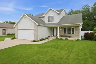 2555 Cobblestone Ct, Morris, IL 60450 - Photo 2