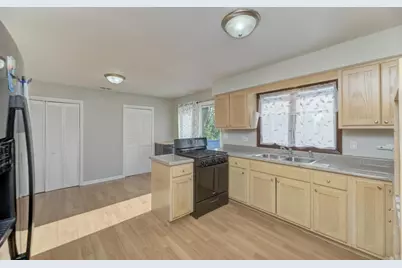 22812 Wentworth Avenue, Steger, IL 60475 - Photo 12