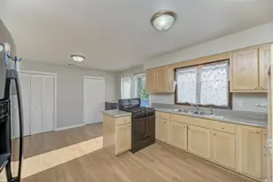 22812 Wentworth Ave, Steger, IL 60475 - Photo 12