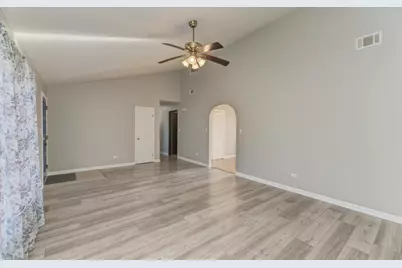 22812 Wentworth Avenue, Steger, IL 60475 - Photo 8
