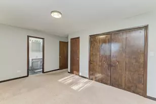 22812 Wentworth Ave, Steger, IL 60475 - Photo 16