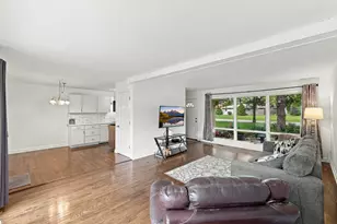 447 Keith Ave, Crystal Lake, IL 60014 - Photo 4