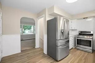 1042 S 8th Ave, Kankakee, IL 60901 - Photo 8