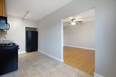 414 W Walnut Street #307, Maywood, IL 60153 - Photo 4