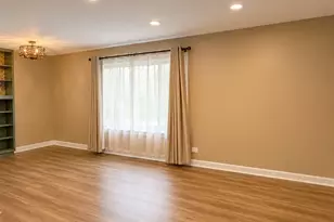 1037 Ridgewood Dr, Bolingbrook, IL 60440 - Photo 6
