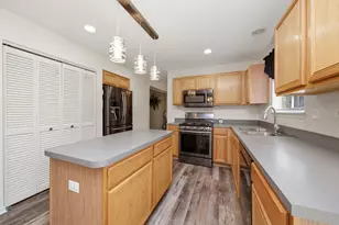 2798 Jenna Cir, Montgomery, IL 60538 - Photo 8