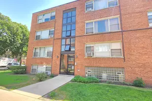2239 W Farwell Ave, Chicago, IL 60645 - Photo 2