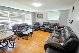 2239 W Farwell Ave, Chicago, IL 60645 - Photo 4