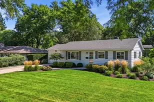 191 Peterson Pkwy, Crystal Lake, IL 60014 - Photo 2