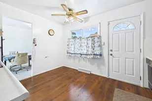 604 N Wilshire Dr, Mount Prospect, IL 60056 - Photo 10