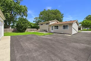 604 N Wilshire Dr, Mount Prospect, IL 60056 - Photo 22