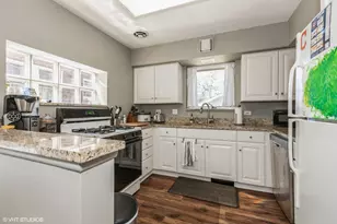 1011 W Hillgrove Ave, La Grange, IL 60525 - Photo 4