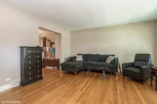 1011 W Hillgrove Ave, La Grange, IL 60525 - Photo 2
