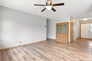 419 Wimbleton Trail, McHenry, IL 60050 - Photo 2