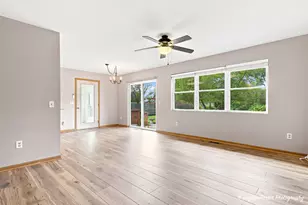 419 Wimbleton Trail, McHenry, IL 60050 - Photo 4