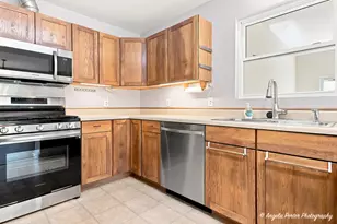 419 Wimbleton Trail, McHenry, IL 60050 - Photo 8