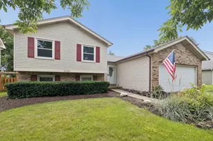 2296 Briarhill Dr, Naperville, IL 60565 - Photo 2