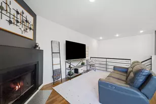 2343 N Greenview Ave, Chicago, IL 60614 - Photo 2