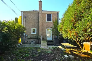 3836 Hull St, Skokie, IL 60076 - Photo 18