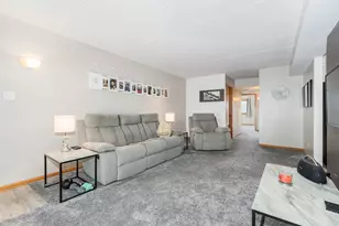 8805 S 79th Ave, Hickory Hills, IL 60457 - Photo 6