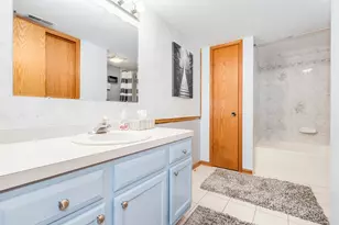8805 S 79th Ave, Hickory Hills, IL 60457 - Photo 18