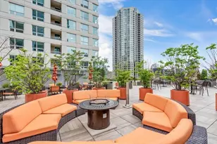 345 N LaSalle St, Chicago, IL 60654 - Photo 18