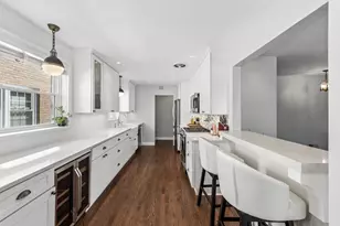 2551 W Balmoral Ave, Chicago, IL 60625 - Photo 6