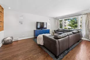 2551 W Balmoral Ave, Chicago, IL 60625 - Photo 4