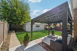 2551 W Balmoral Ave, Chicago, IL 60625 - Photo 24