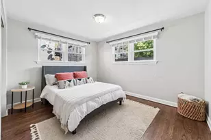 2551 W Balmoral Ave, Chicago, IL 60625 - Photo 12