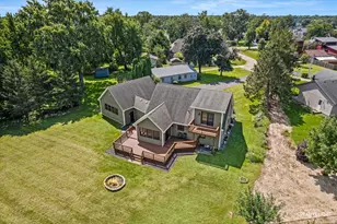 519 Hickory Cir, Lake Holiday, IL 60552 - Photo 32