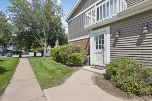 415 Tyler Ct, Vernon Hills, IL 60061 - Photo 2