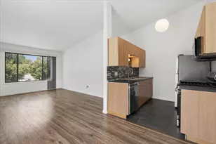 415 Tyler Ct, Vernon Hills, IL 60061 - Photo 6