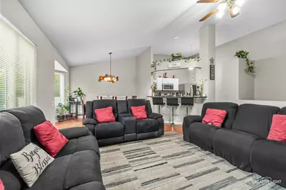 2377 Coral Cove, Elgin, IL 60123 - Photo 8