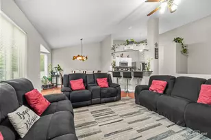 2377 Coral Cove, Elgin, IL 60123 - Photo 8