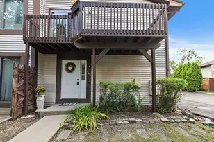 1567 Timberwood Ct, Sycamore, IL 60178 - Photo 2