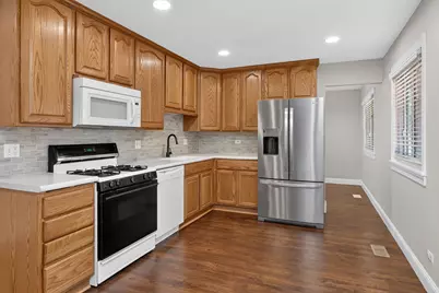 2S031 Continental Drive, Warrenville, IL 60555 - Photo 6