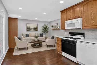 2S031 Continental Drive, Warrenville, IL 60555 - Photo 8