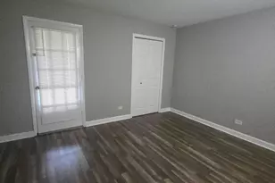 209 Washington Square, Elk Grove Village, IL 60007 - Photo 8