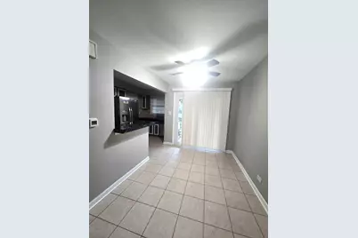 209 Washington Square #D, Elk Grove Village, IL 60007 - Photo 12