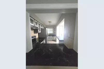 209 Washington Square #D, Elk Grove Village, IL 60007 - Photo 4