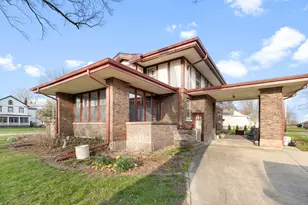 205 E Lincoln Ave, Watseka, IL 60970 - Photo 4