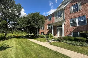 2482 Anna Wy, Elgin, IL 60124 - Photo 2
