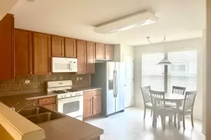 2482 Anna Wy, Elgin, IL 60124 - Photo 10