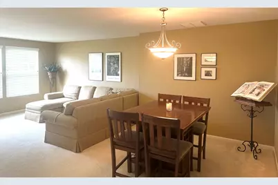 2482 Anna Way, Elgin, IL 60124 - Photo 8