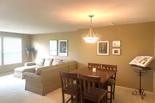 2482 Anna Wy, Elgin, IL 60124 - Photo 8