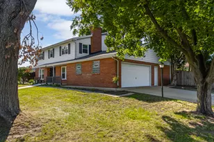 1914 West Acres Rd, Joliet, IL 60435 - Photo 4
