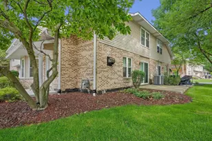 920 Elderberry Cir, Naperville, IL 60563 - Photo 22