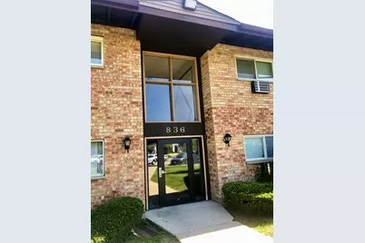 836 E Old Willow Road #111, Prospect Heights, IL 60070 - Photo 1